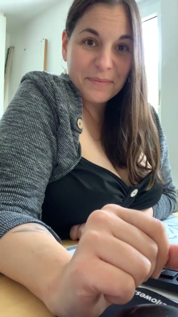 HornyMilfLeah  04-10-2021